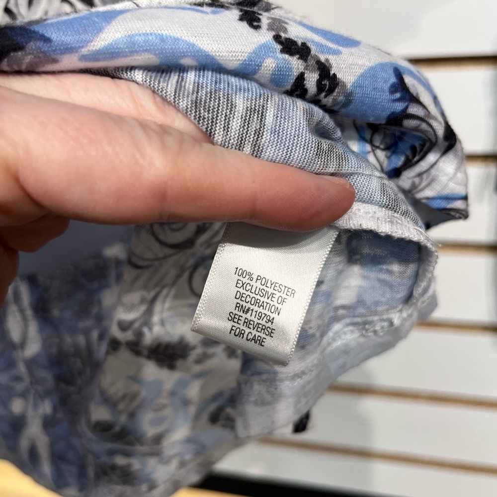 Apt. 9 Black and Blue Patterned Blouse - Picture 4 of 8